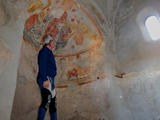 cimento dentro il tempietto