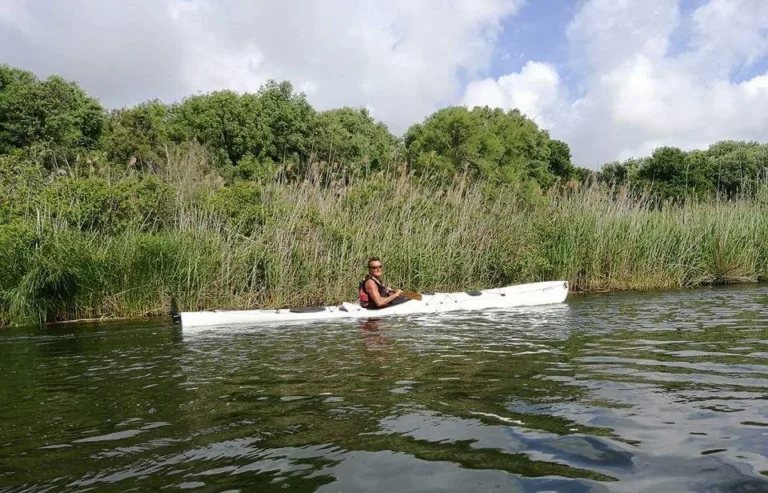 Da Porto Ferro e Porto Conte (Sardegna): kayak bianco tra i canneti della laguna