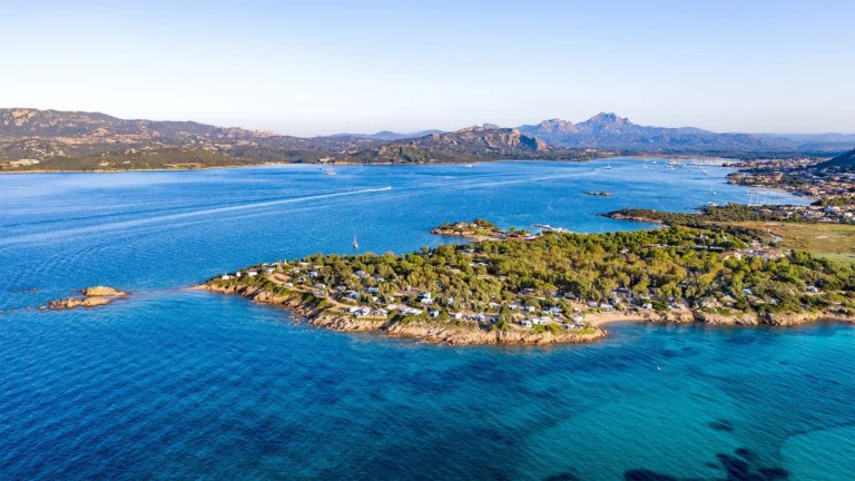 News SottocostaKayakCamp 2025: arcipelago con il mare turchese visto dall'alto